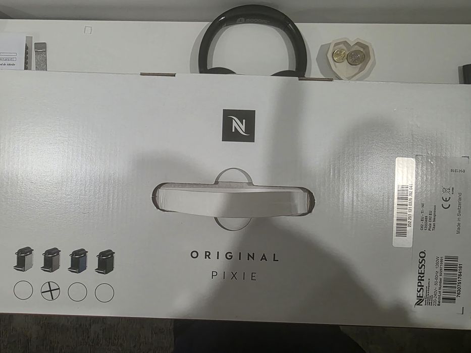 Maquina Nespresso Pixie nova