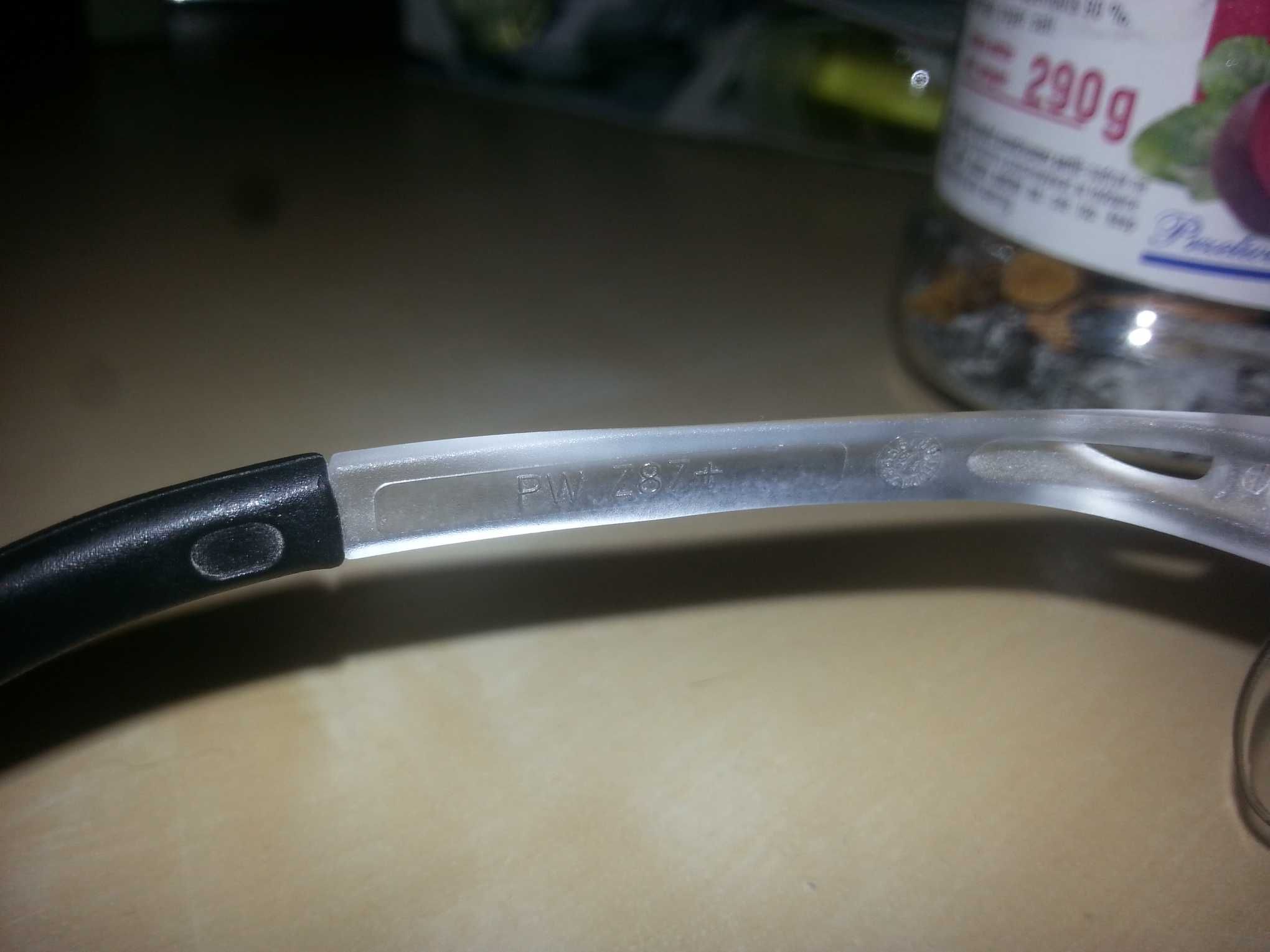 Sprzedam białe okulary ochronne