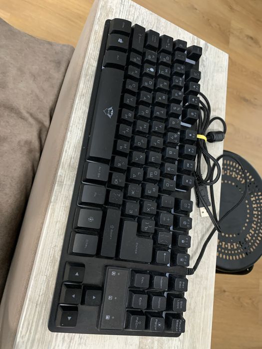 Мембранна клавіатура з підсвіткою