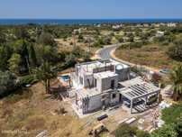 Moradia T4 isolada de luxo com vista mar