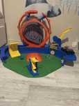 Tor hot wheels wulkan plus dwa monster trucki i dwa hot wheelsy