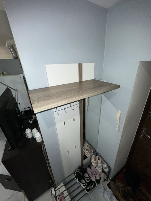 Вешалка в прихожую с обувной полкой