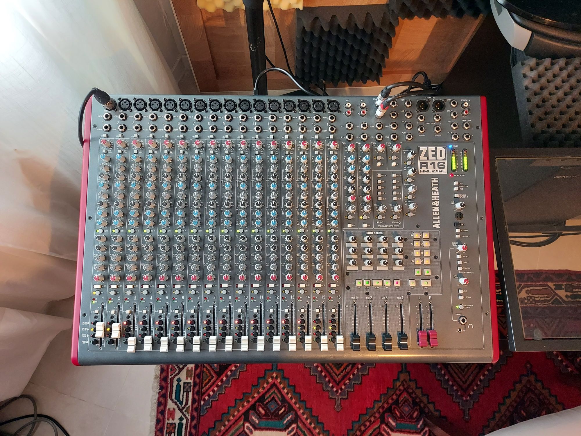 Mesa misturas/ Interfaz de audio Allen & Heath ZED R16 Firewire