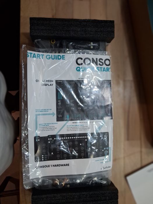 Softube Console 1 – Como Nova, com caixa e cabos originais