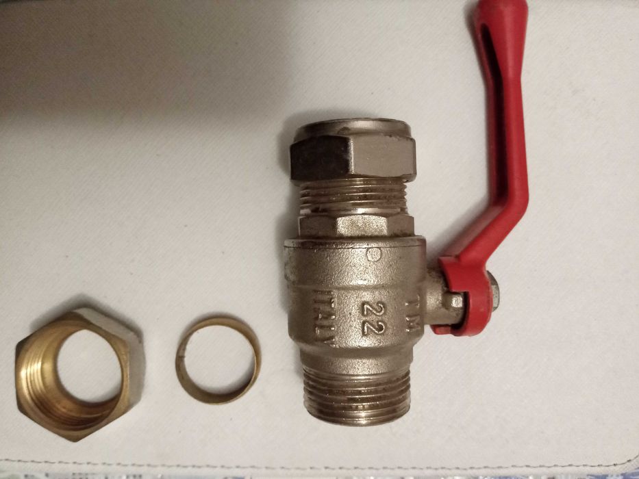 Продаю кран . нержавейка шаровый д-22мм