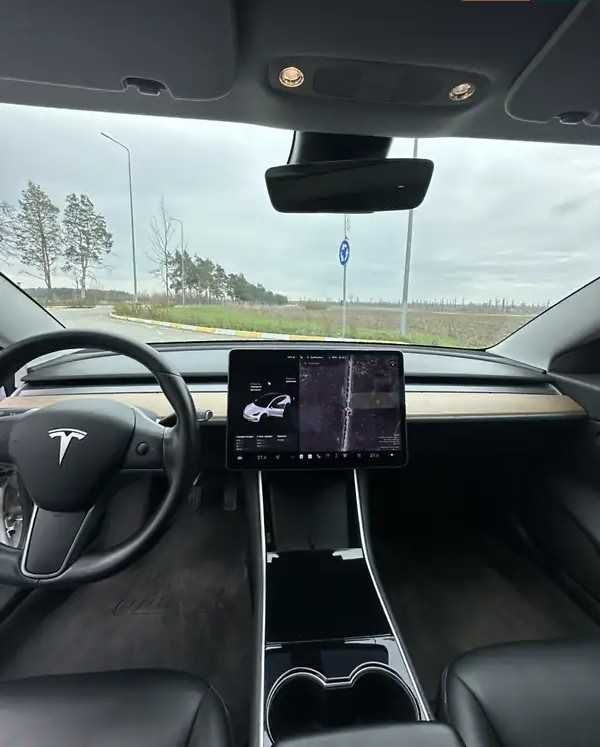 Tesla Model 3 2019