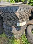 Продам нову резину 2 комплекти 235/65R17 зимня, 265/75R16 болотяна