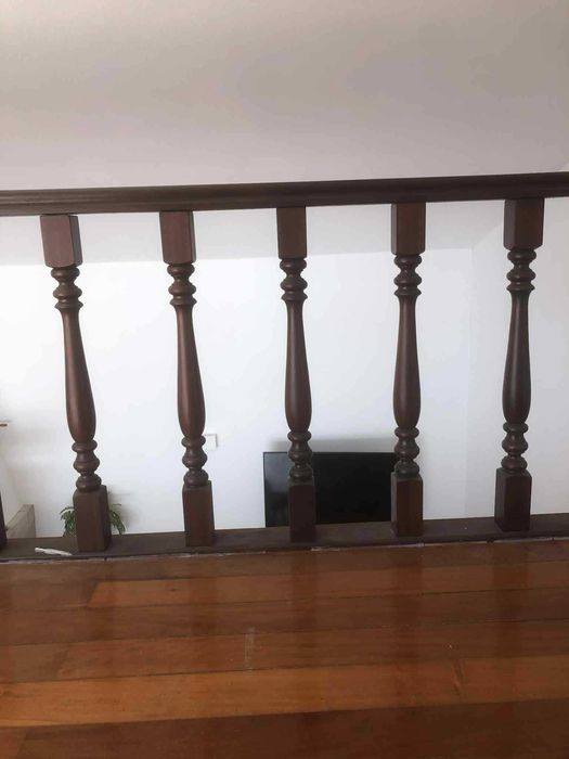 Balaústres pilares colunas madeira maciça