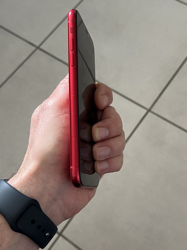 телефон  iPhone 11 64Gb Product Red Neverlock!