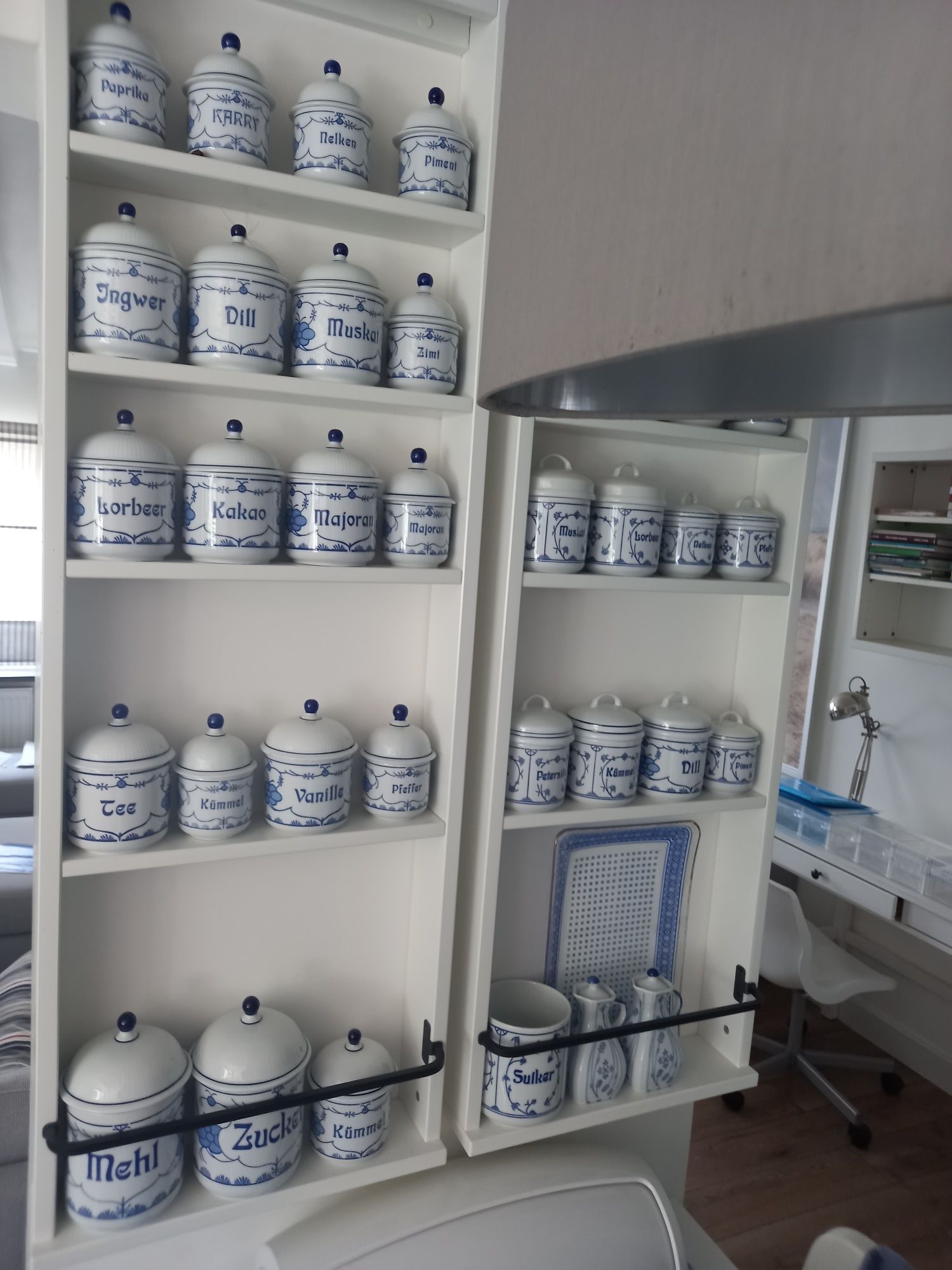 Porcelana KAHLA 9 pojemników przyprawy wzór słomkowy + półka OKAZJA