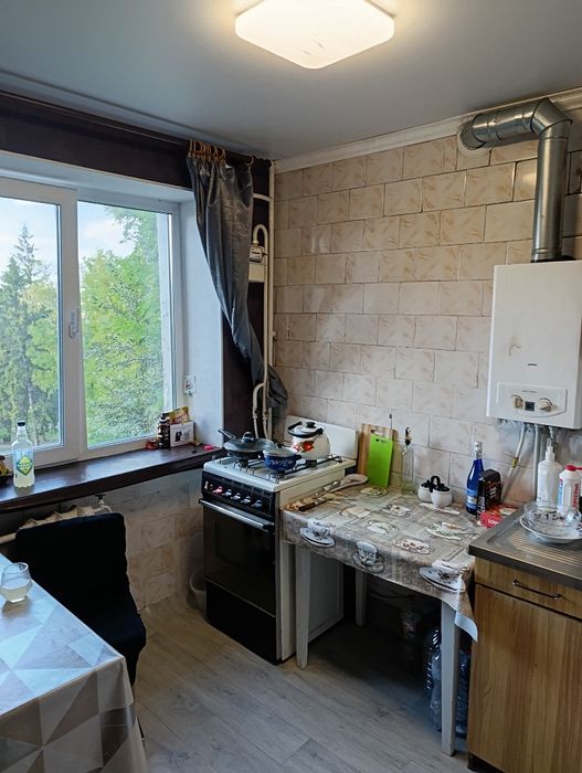 Продам однокомнатную квартиру в центре Чугуева.