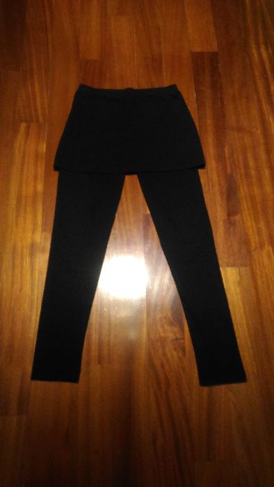 Leggings com mini saia incorporada.Tamanho 14/16 anos. Sem uso