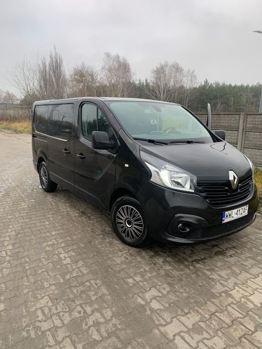 Transport busem 9-osobowym