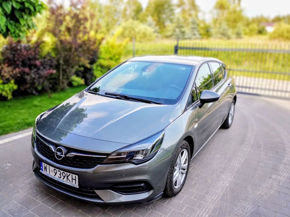 Opel Astra niski przebieg, serwisowany na bieżąco, garażowany, jeden użytkownik
