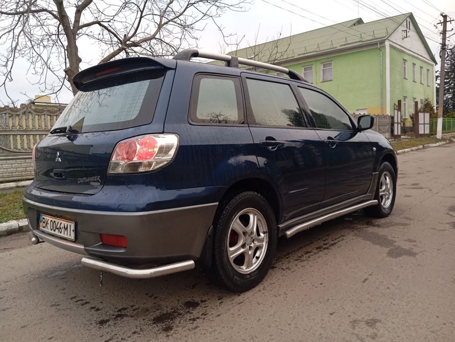 Продам хороше авто Mitsubishi Outllander 2004 року