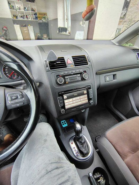Volkswagen Touran 2011