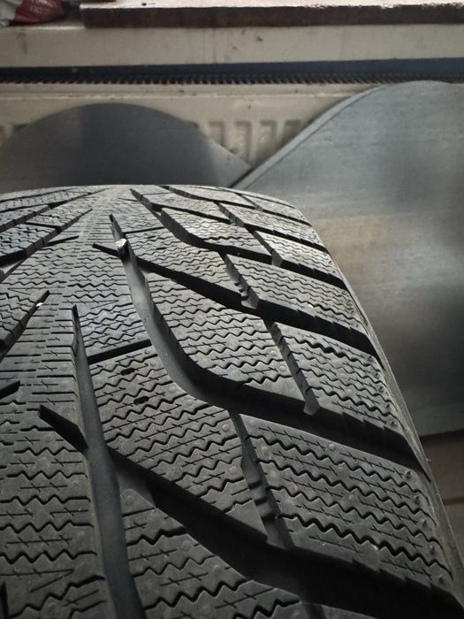 Шини Hankook 225/55 R17