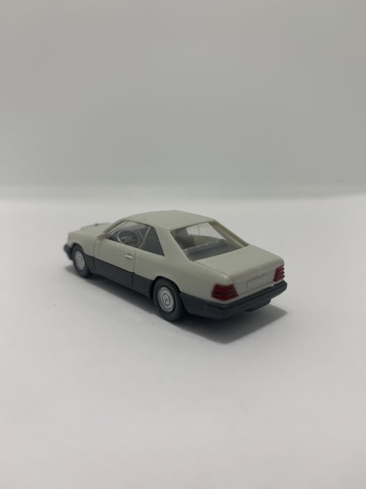 Mercedes 300 CE Coupé da Wiking escala H0 1/87