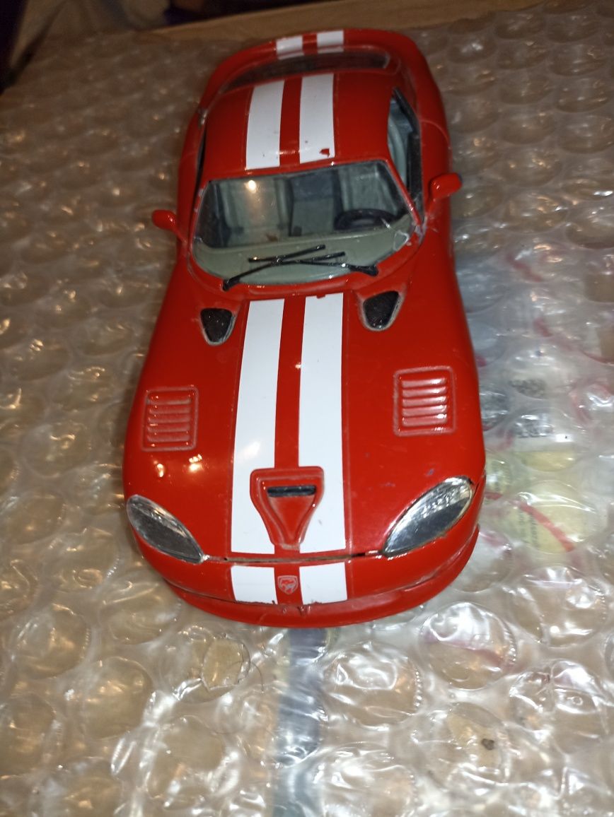 Model kultowego samochodu Dodge Viper stare Bburago 1:24