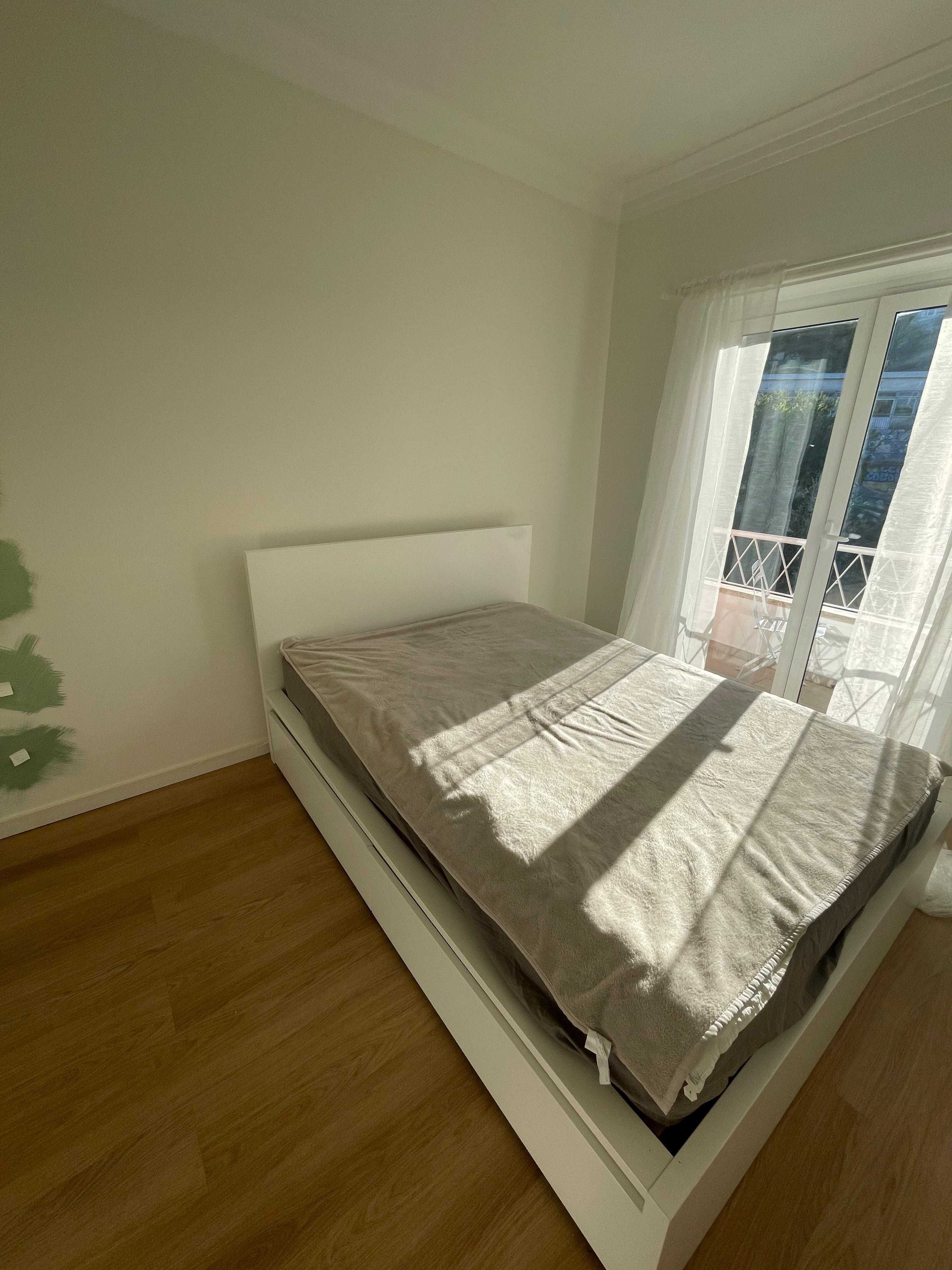 MALM, Estr. cama alta c/ arrumação, branco + Colchão