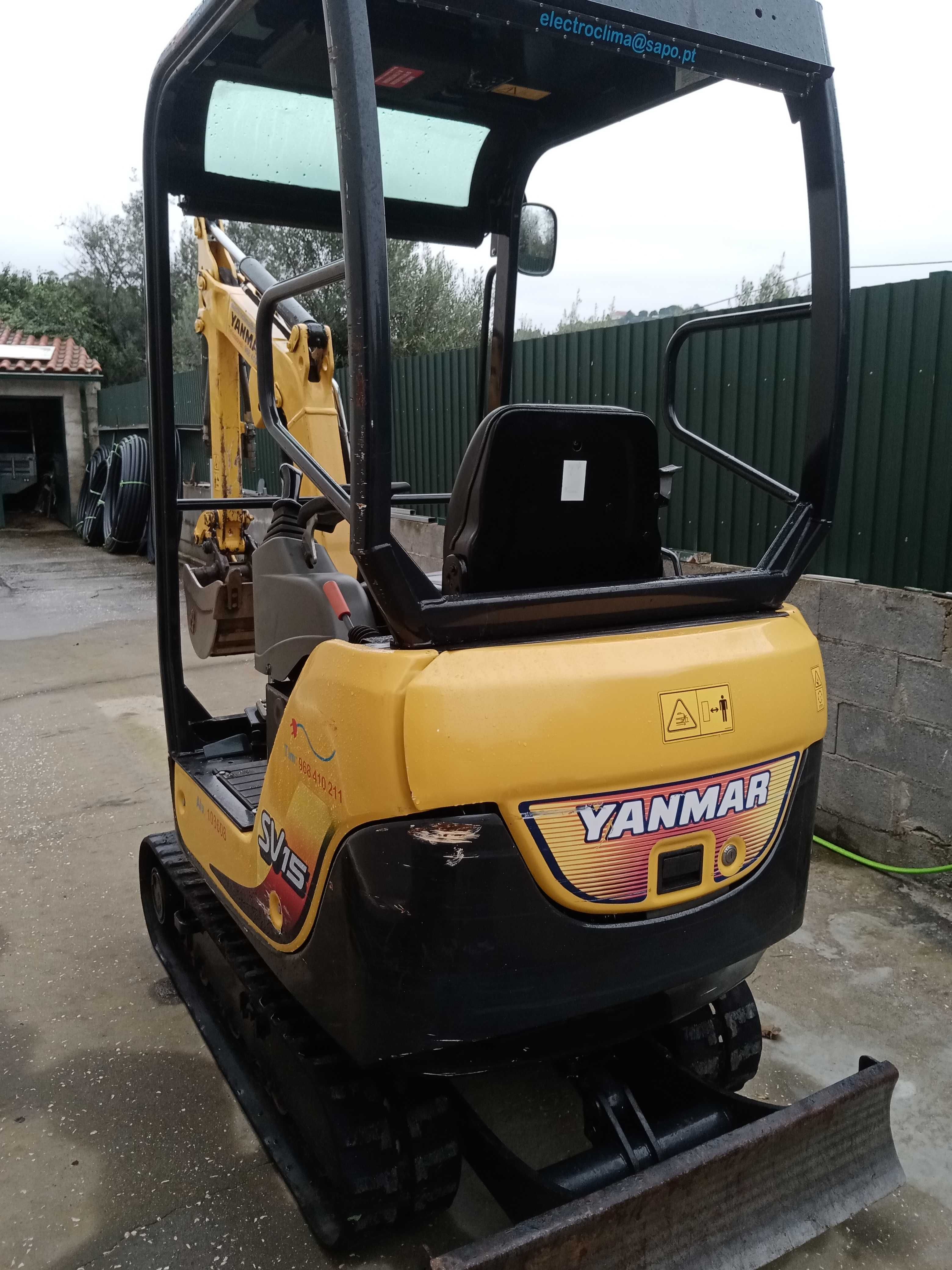 Mini giratória Yanmar vio15 com 2baldes