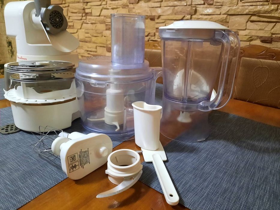 Кухонний комбайн moulinex з усіма насадками