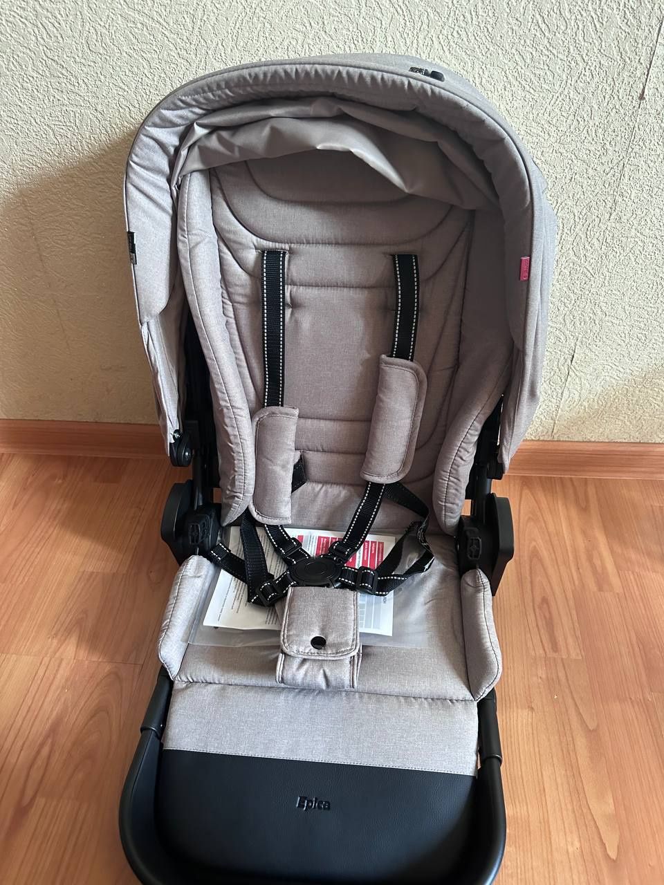 Коляска Carello Epika 2 в 1