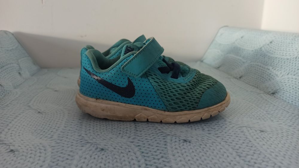 Buty sportowe Nike. Rozm. 23,5