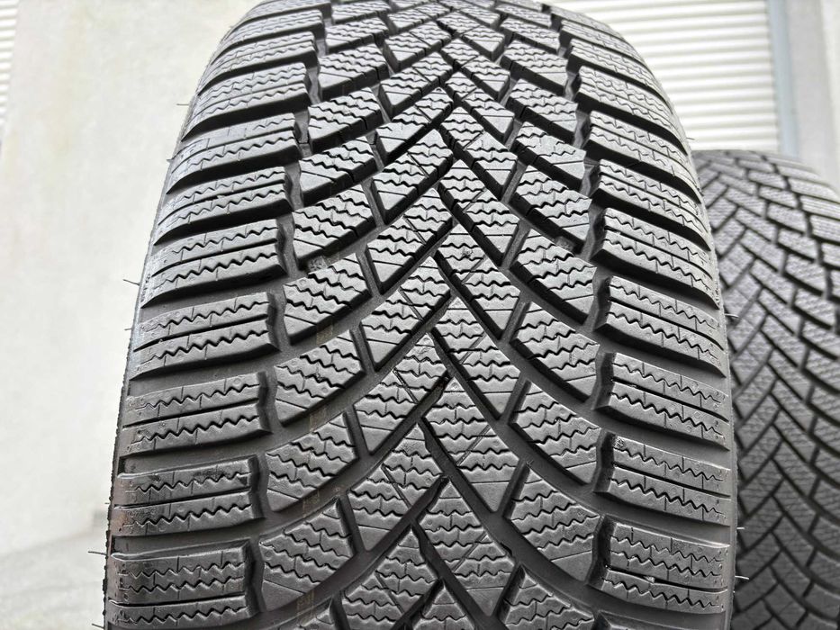 2szt zimowe 225/40R18 Bridgestone 8,2mm 2024r świetny stan! Z898 gwar