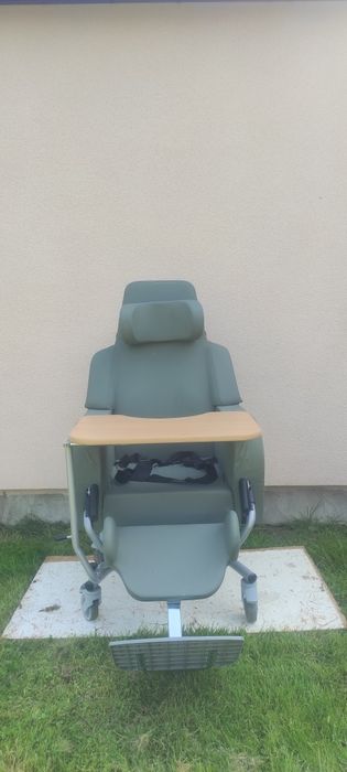 Fotel geriatryczny inwalidzki