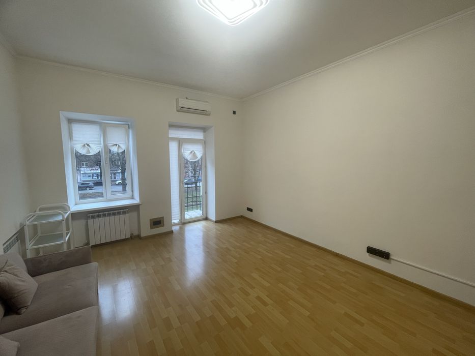 Сонячний простір! Центр, тепло + вода + балкон