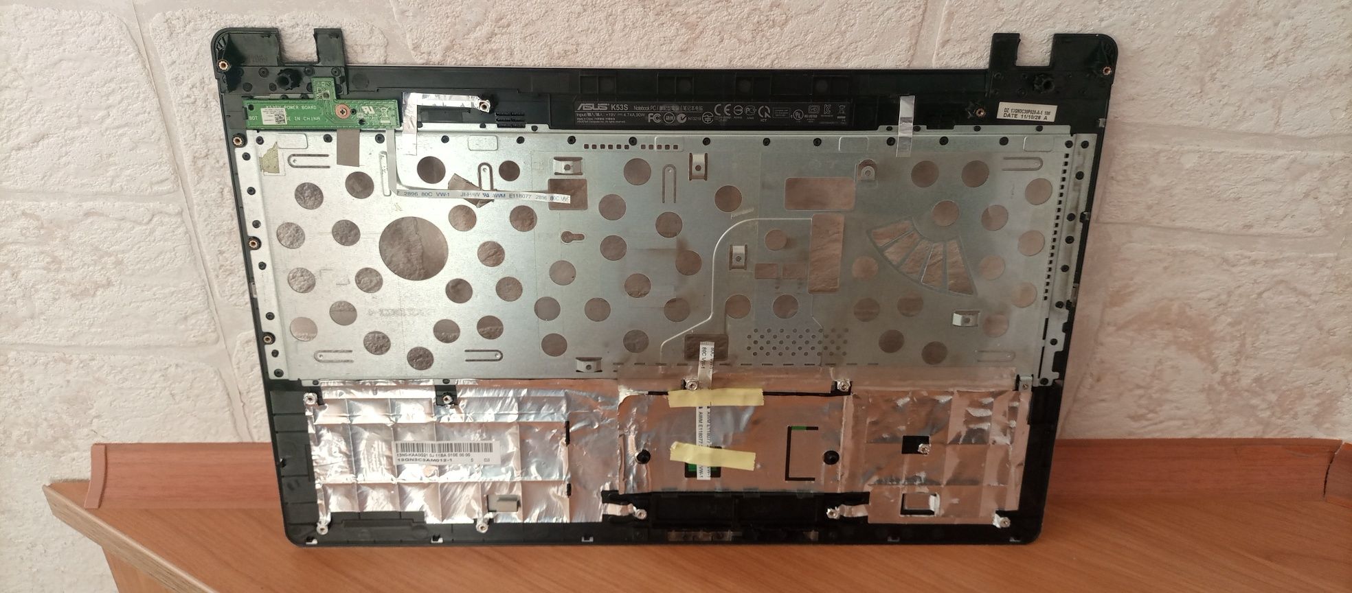 Верхняя крышка ноутбука Asus K 53 S. Из нержавейки. Б/У.