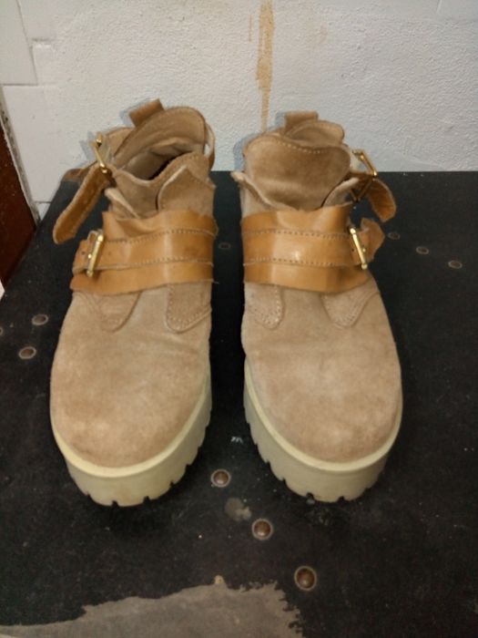 Botins camurça bege