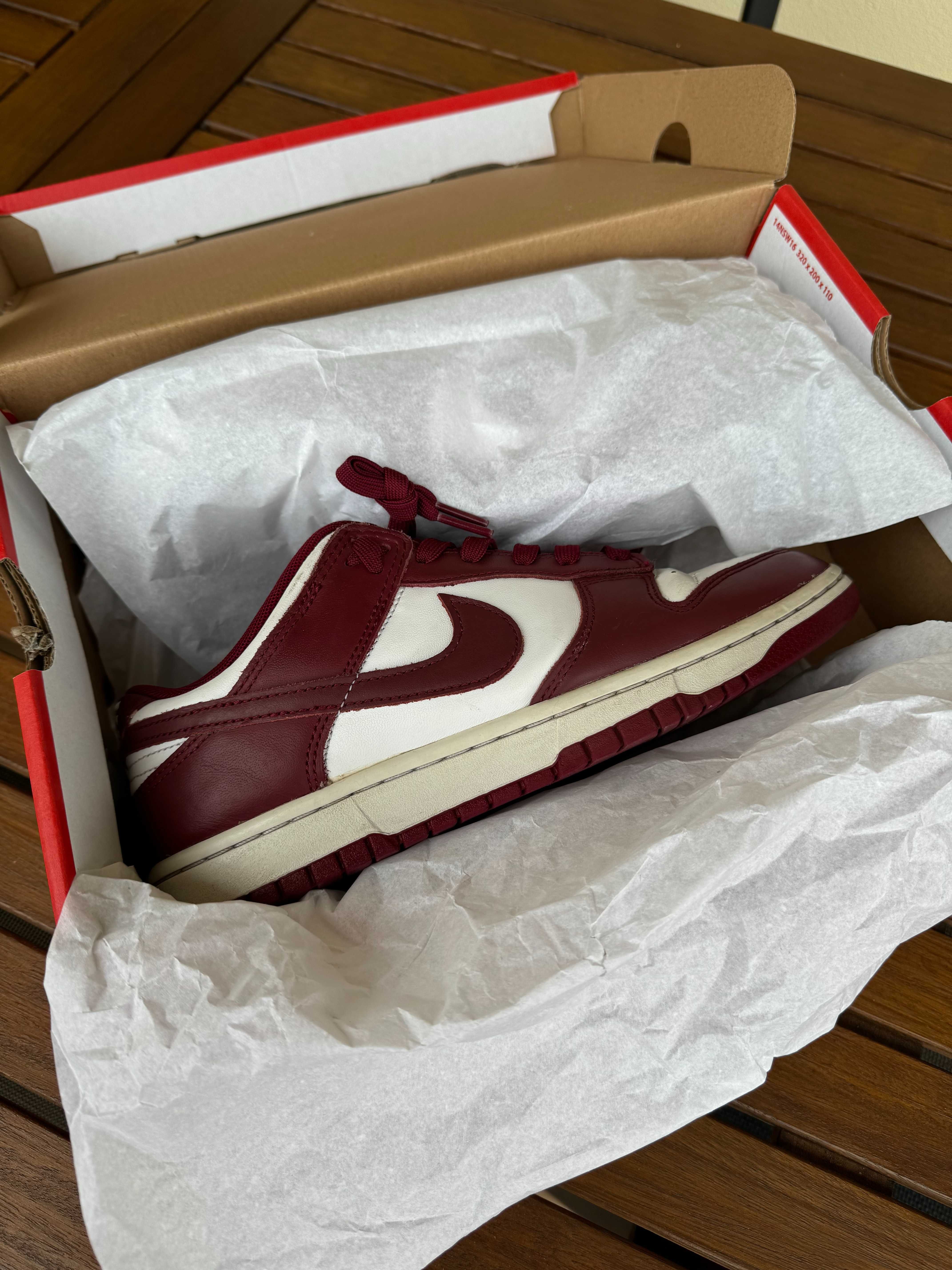 Nike Dunk Low Red