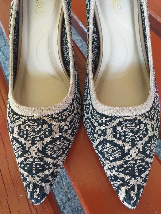 Eleganckie szpilki z dzianiny 37