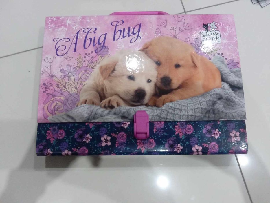 Teczka z rączką dla dziewczynki