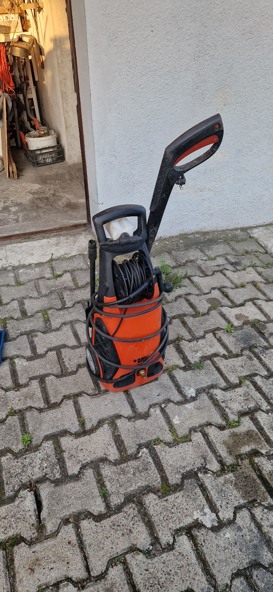 Myjka ciśnieniowa.