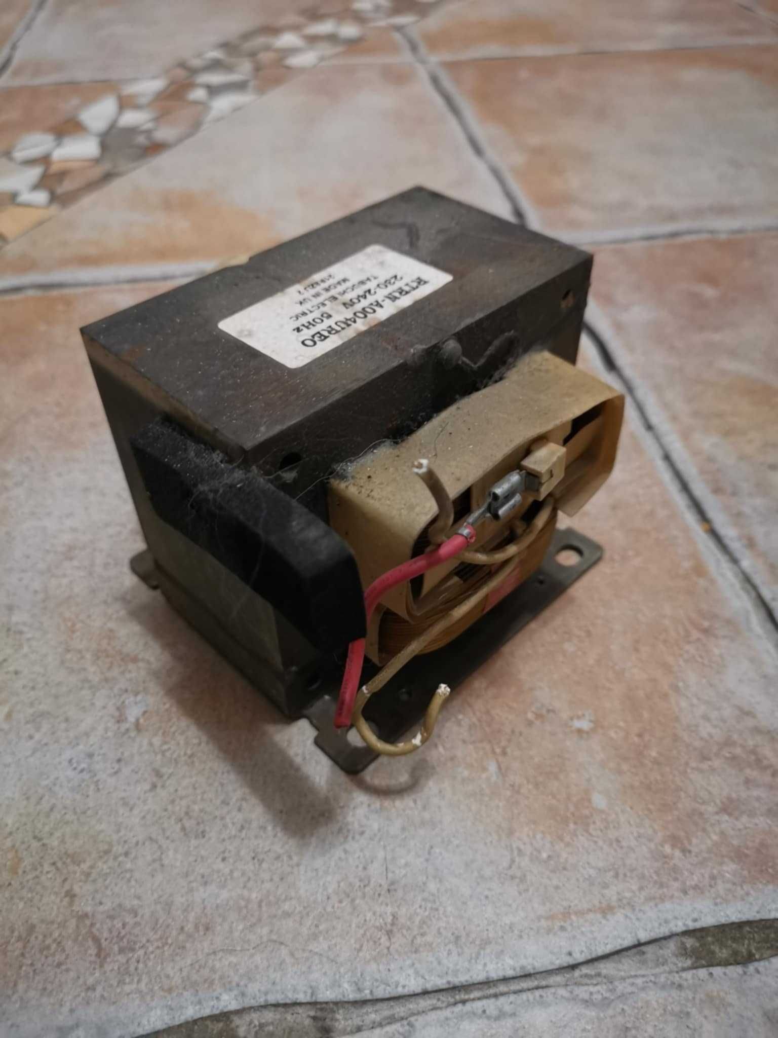 Transformator z mikrofalówki Sharp R-230A
