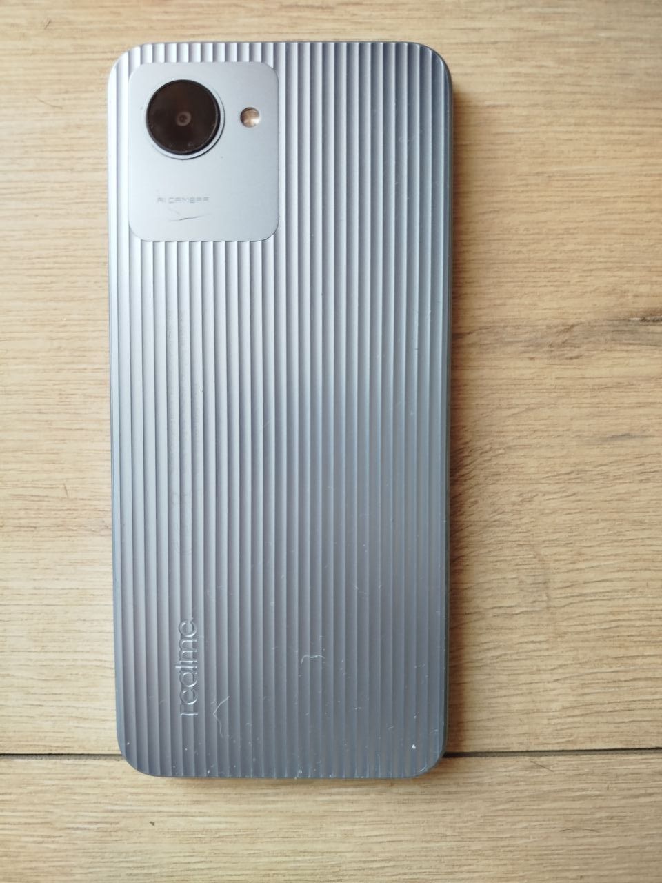 Продам смартфон Realme C30