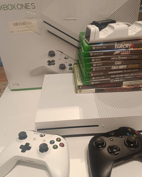 Konsole Xbox One S 1Tb.