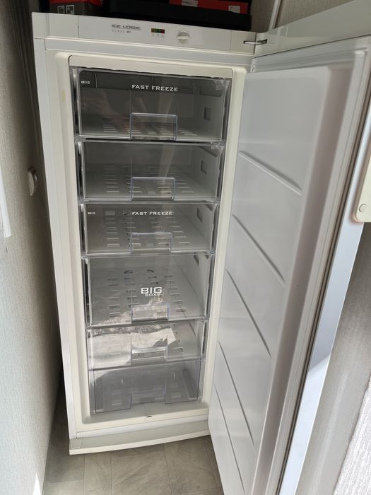 Морозильна камера Snaige