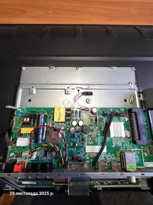 Toshiba 32S2855EC, main MSD3663-T5C1 на запчастини.