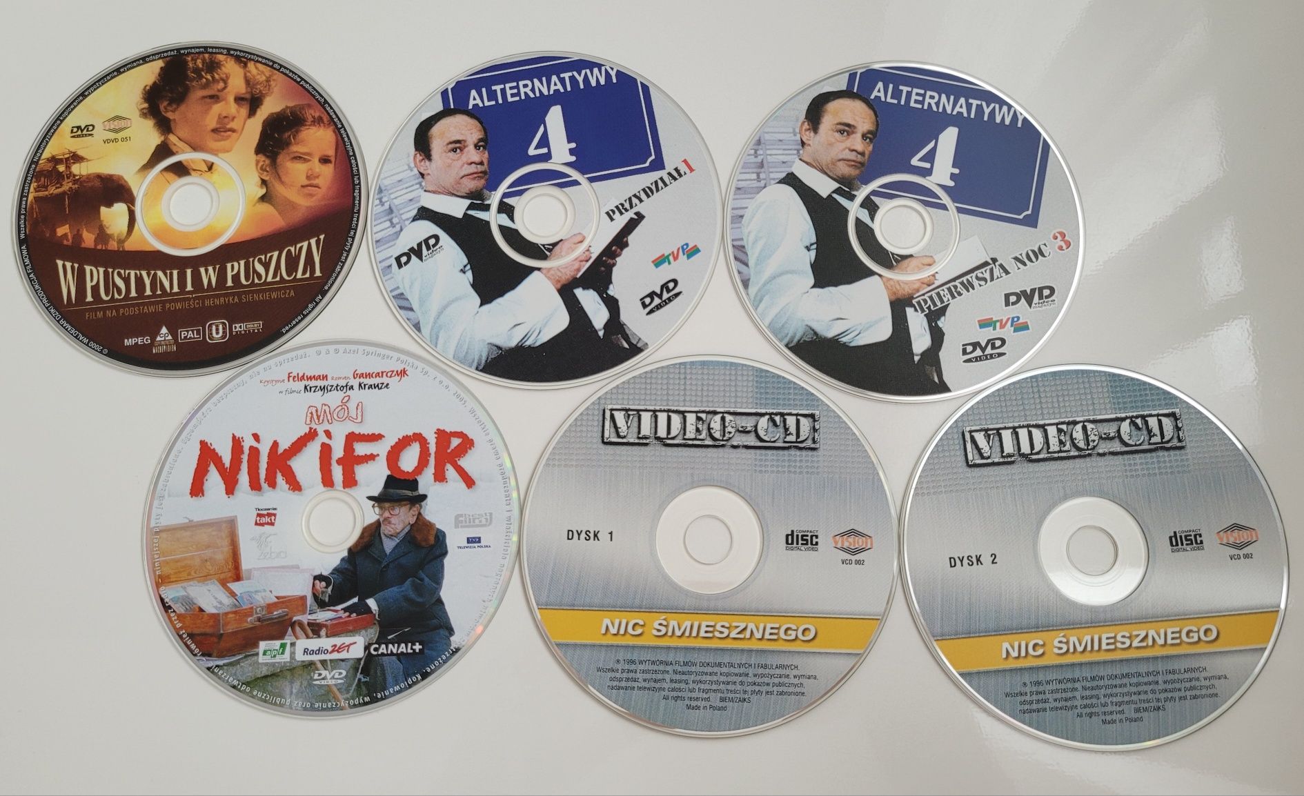 Filmy DVD Alternatywy 4, W pustyni i w puszczy, Nic śmiesznego