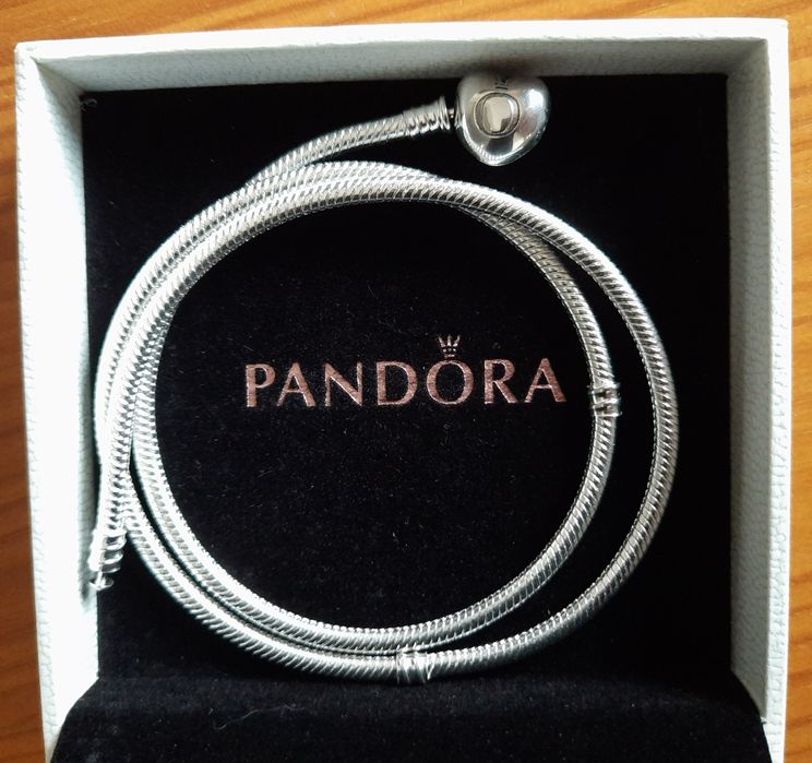 Charms e Colar Moments Pandora