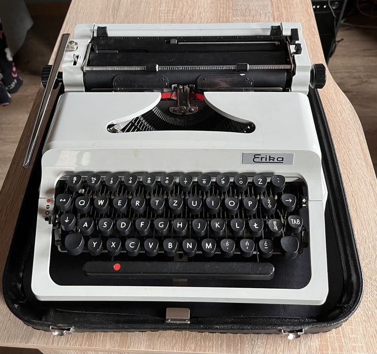 Maszyna do pisania Erika 50/60 - DDR - kompletna, w walizce,super stan