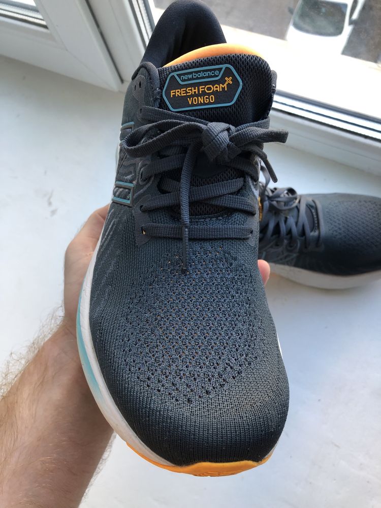 Беговые кроссовки new balance vongo v5