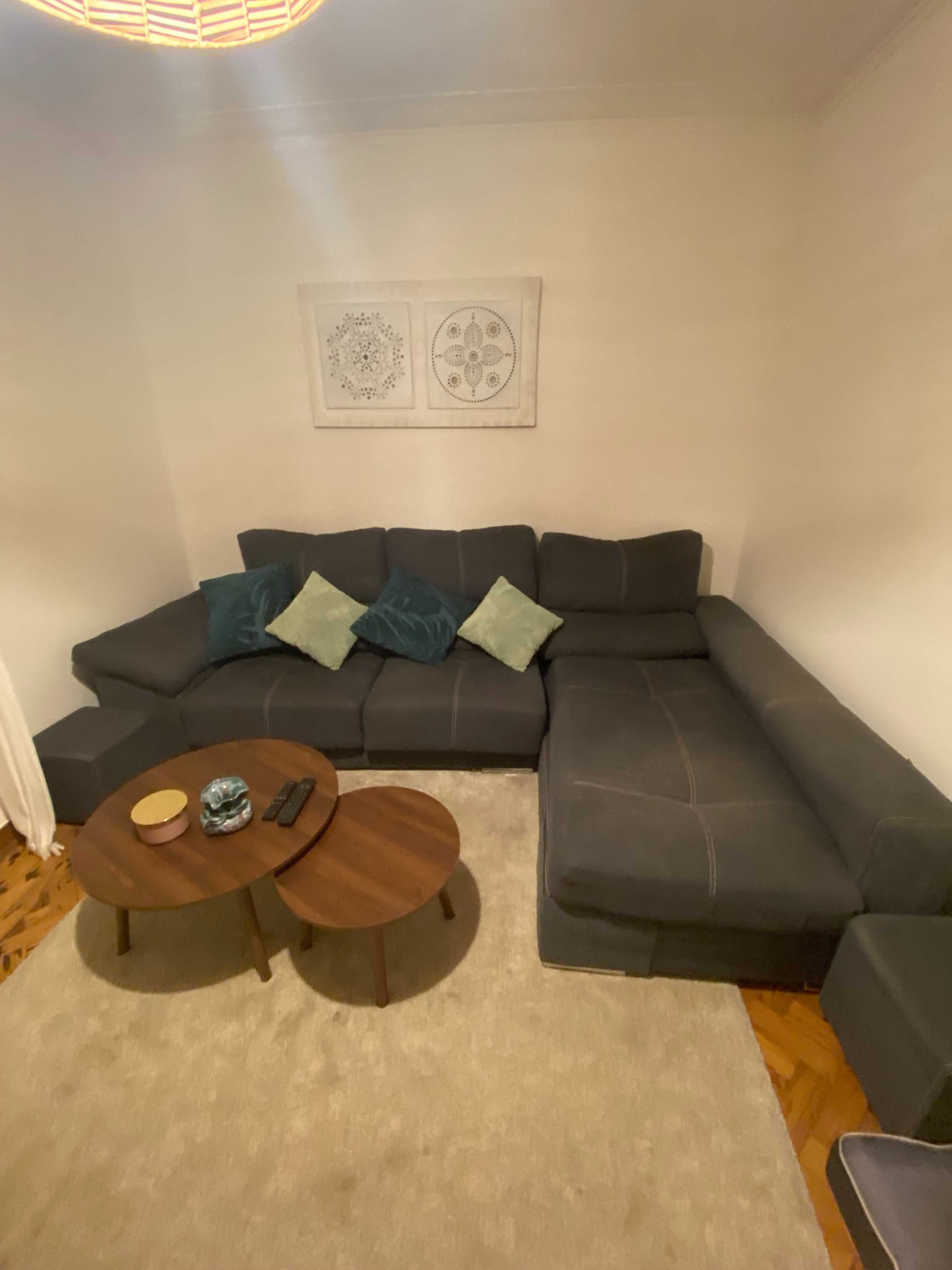 Sofá HomyCasa - 2 Lugares + Chaise Longue + 2 puffs