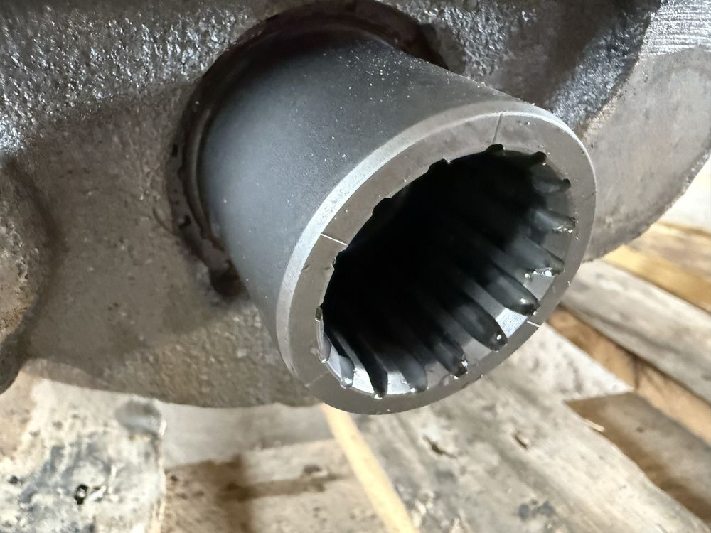 Silnik jazdy hydromotor CMVE O 108 do koparki Liebherr R906, 916, 926