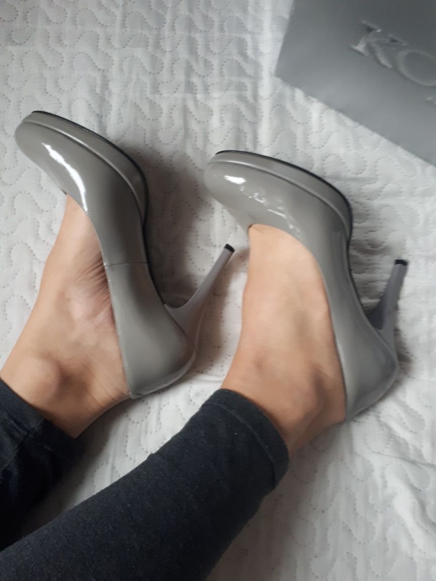 Skórzane buty na obcasie