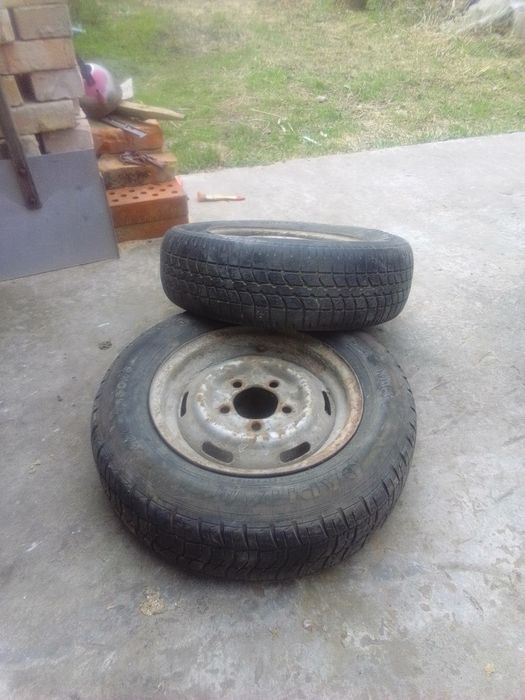 Іж-комбі,фари,комбінація приладів,домкрат,2 диски, ключ колісний.